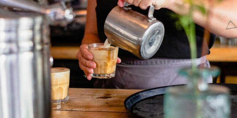 BC州の最低賃金が2026年6月1日から引き上げ