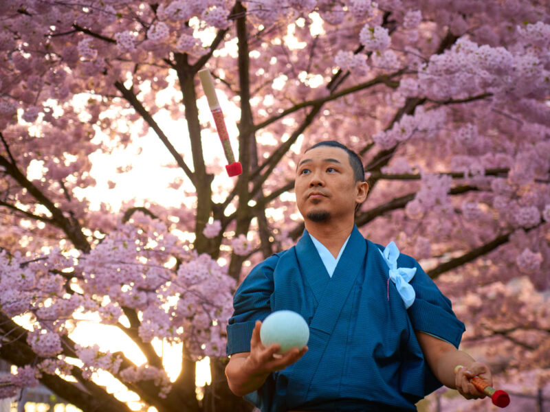 チルドレンズ・フェスティバル「All The Way From Japan」のジャグラーYUKIさん