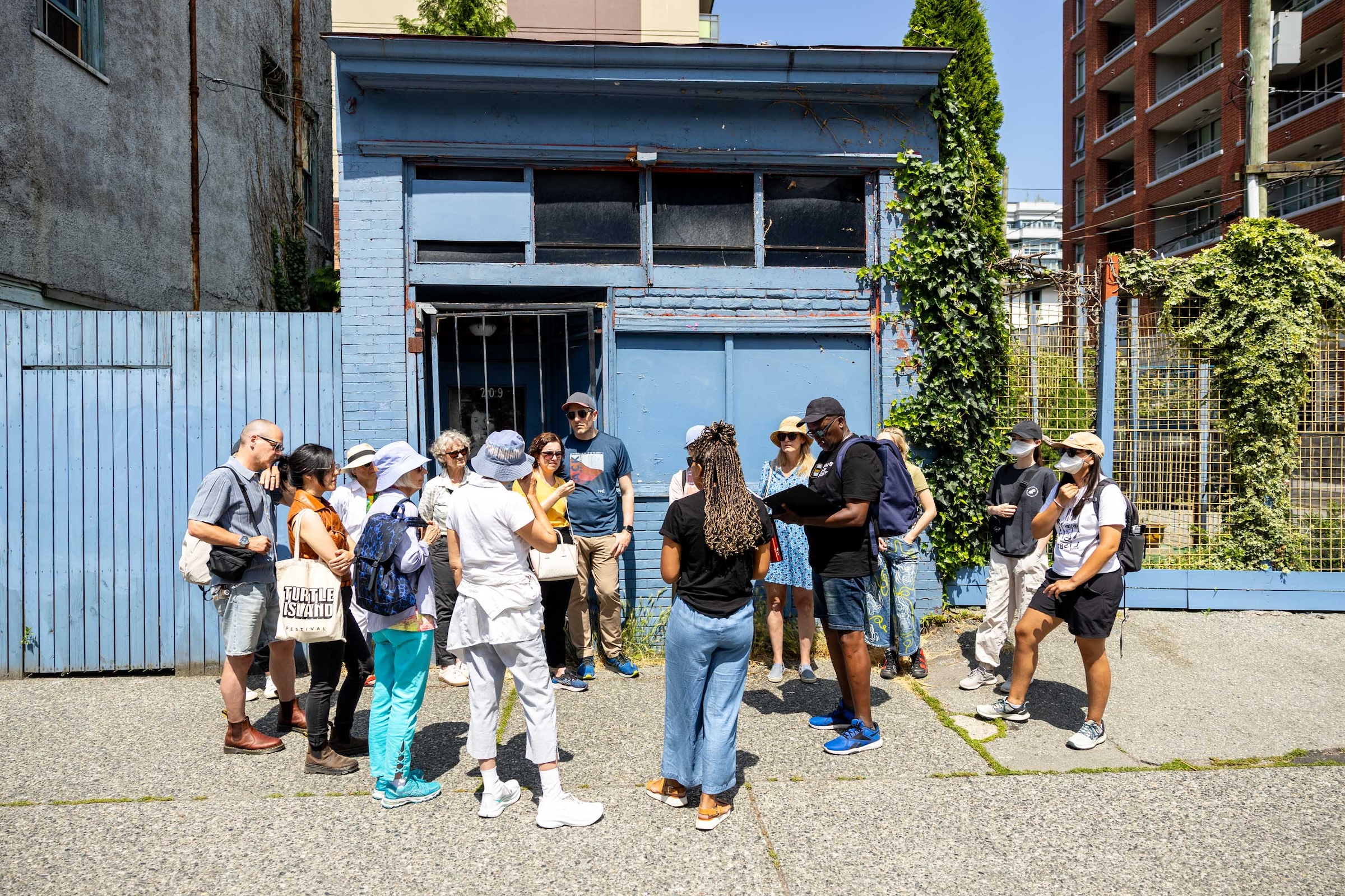 Eastside-art-festival-hogans-alley_Photo-by-Jon-Pesochin