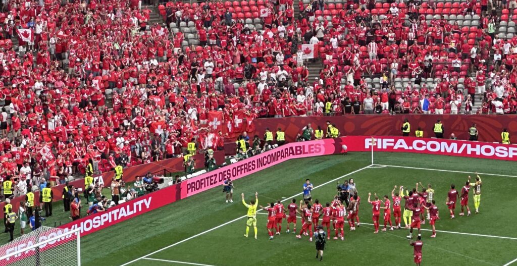試合後のスイスチーム（Photo Vancouver 102)