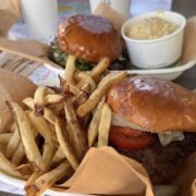 ハンバーガーは絶品Hop Creek Farms(ホップ・クリーク・ファームズ)
