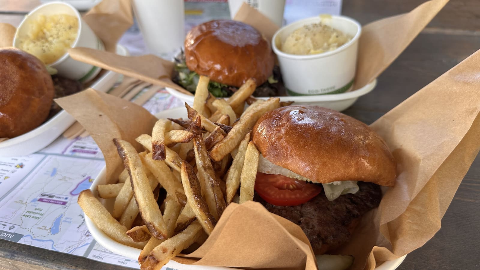 ハンバーガーは絶品Hop Creek Farms(ホップ・クリーク・ファームズ)
